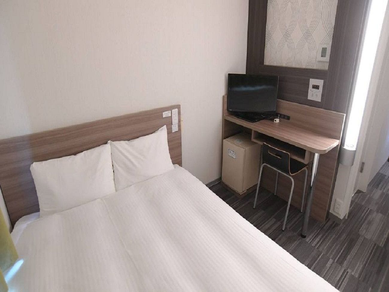 一張140cm寬的大床的房間類型