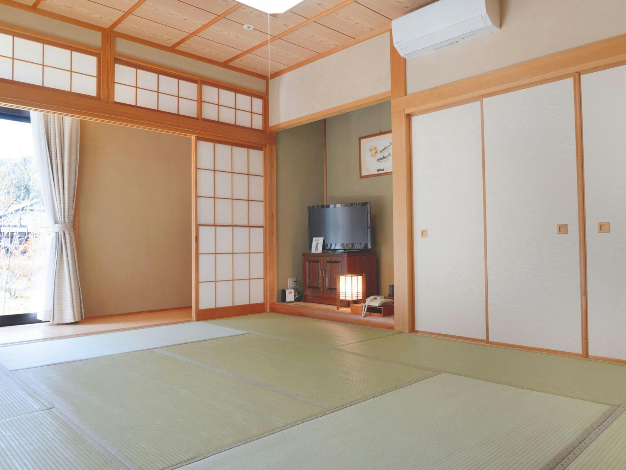 Shinshu Tatsuno Town Green Village Yokokawa Kayabuki no Yakata