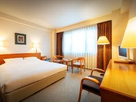 ホテル イオ アルフェラッツ