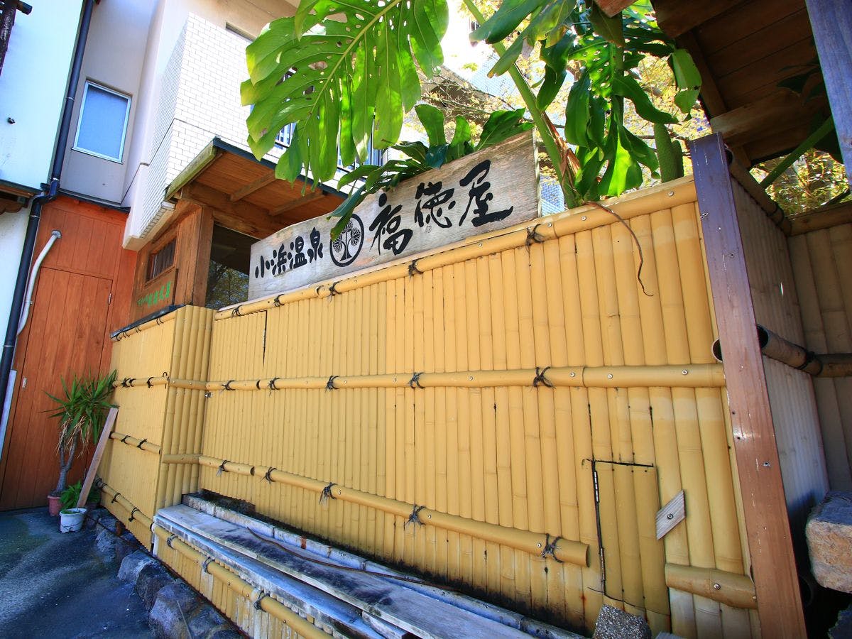 ลักษณะภายนอกที่มีเสน่ห์แบบย้อนยุคอย่างพอเหมาะ.