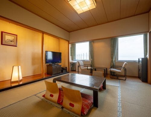 和室8畳（八戸市内を一望）