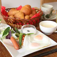 อาหารเช้าที่อาคารหลัก