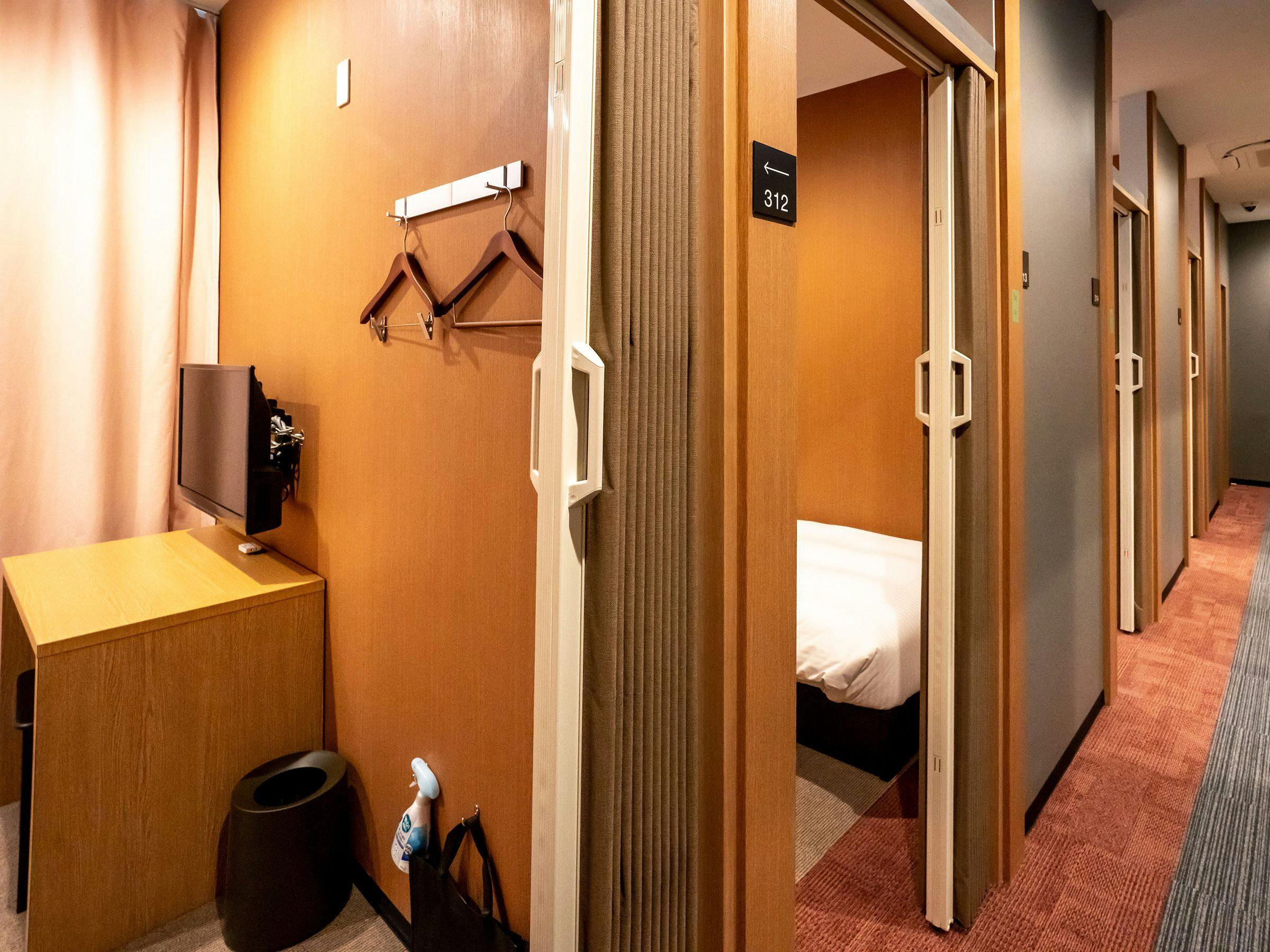 ทางเข้าห้องพัก