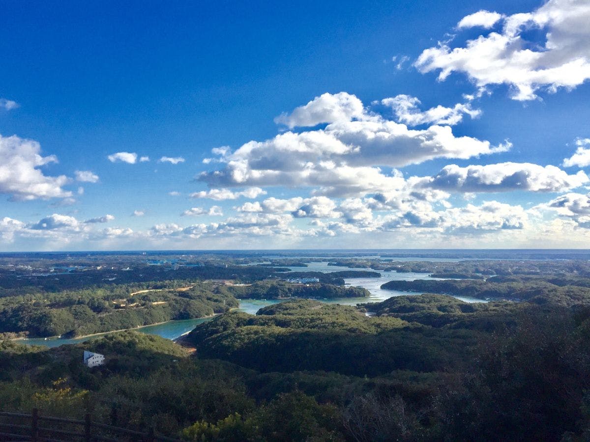 เรือท่องเที่ยวในอ่าวอาโกะเป็นที่แนะนำอย่างยิ่ง