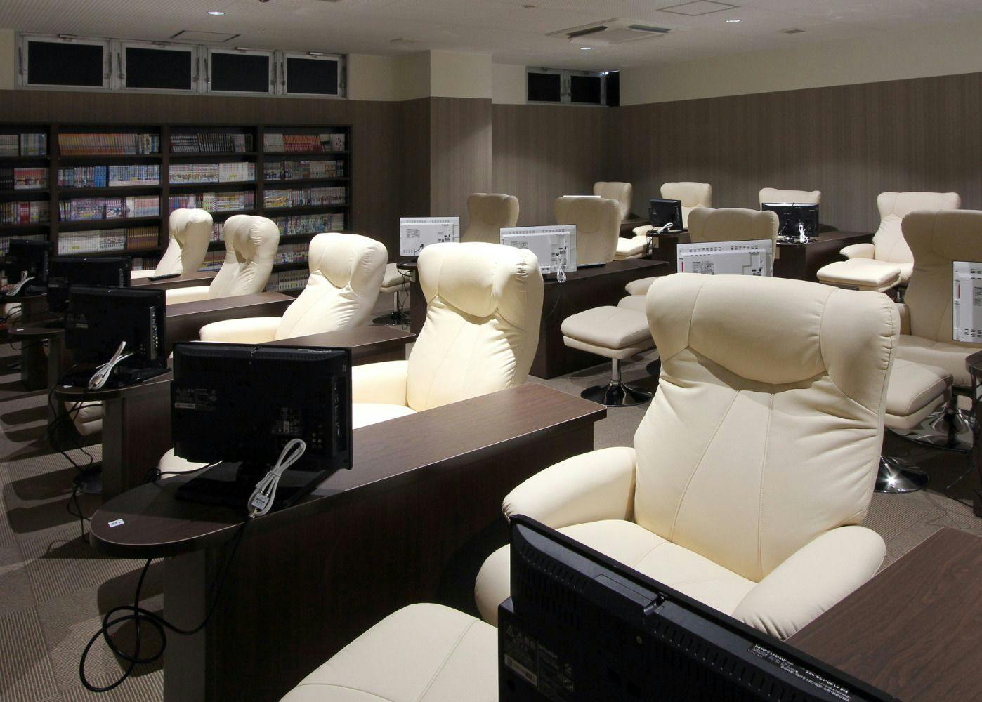 Capsule Hotel & Sauna Refre Iwaki Station Front