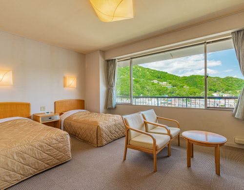 町側洋室ツイン（24.4平米）