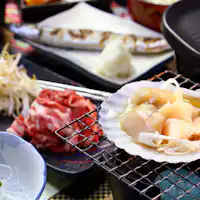 산리쿠에서 온 신선한 해산물도 인기♪