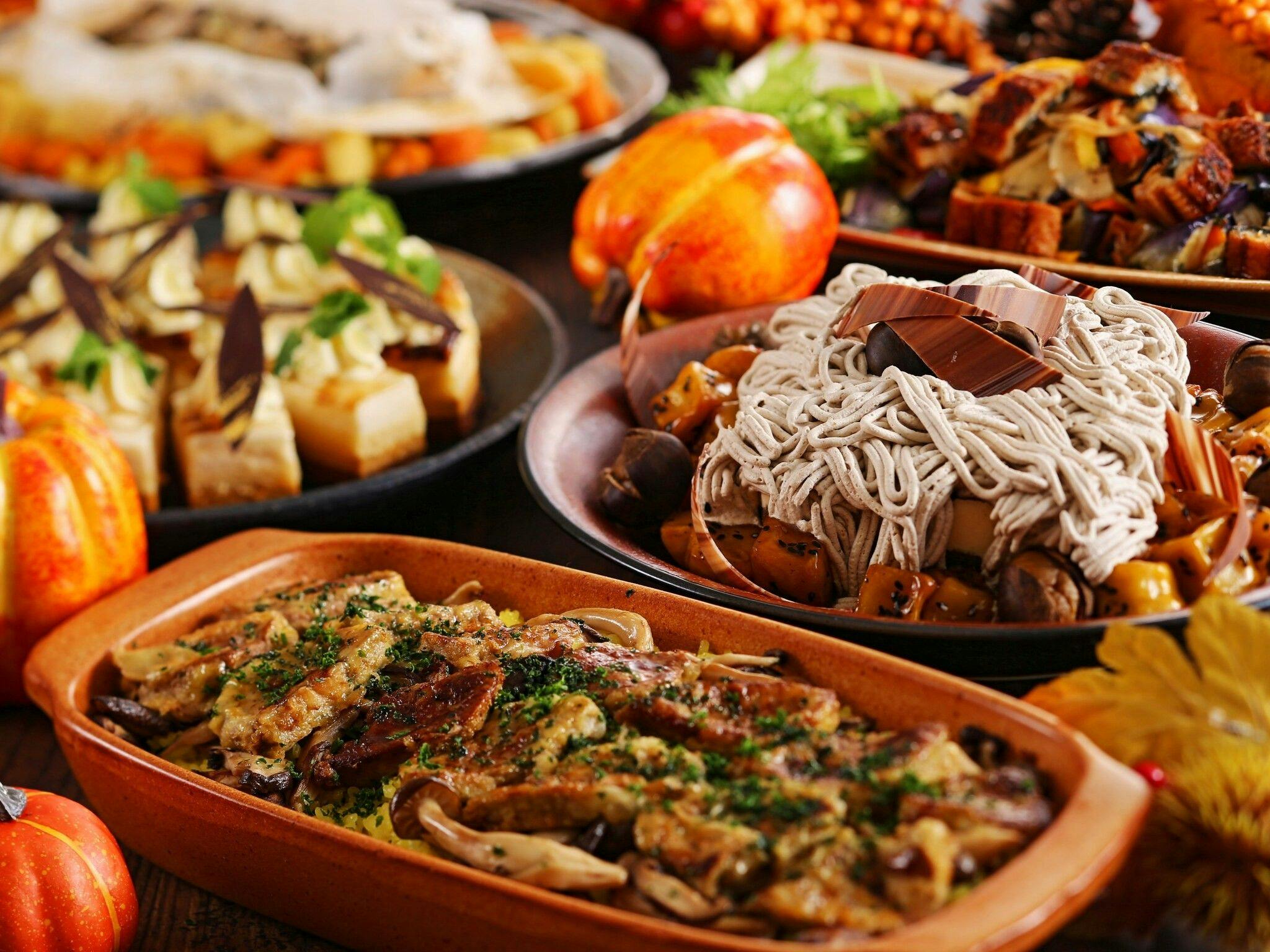Festival Sajian Musim Luruh – Imej Bufet Makan Malam