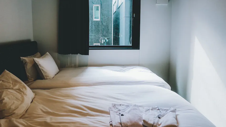 HOTEL TRAD Replay