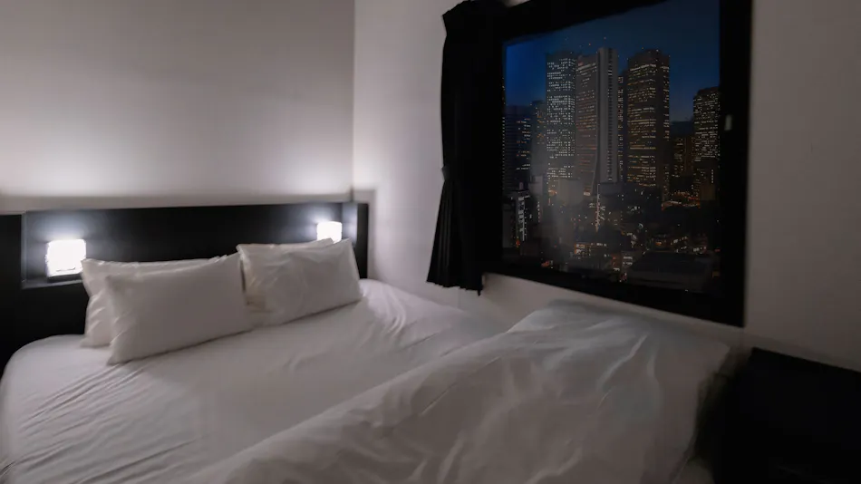 HOTEL TRAD Replay