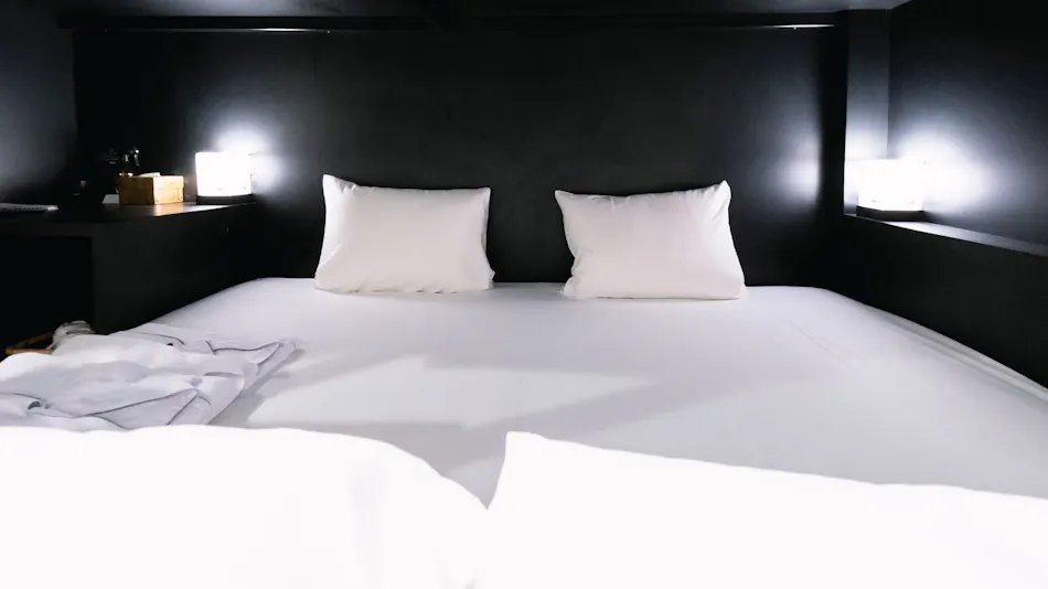 HOTEL TRAD Replay
