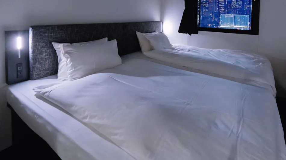 HOTEL TRAD Replay