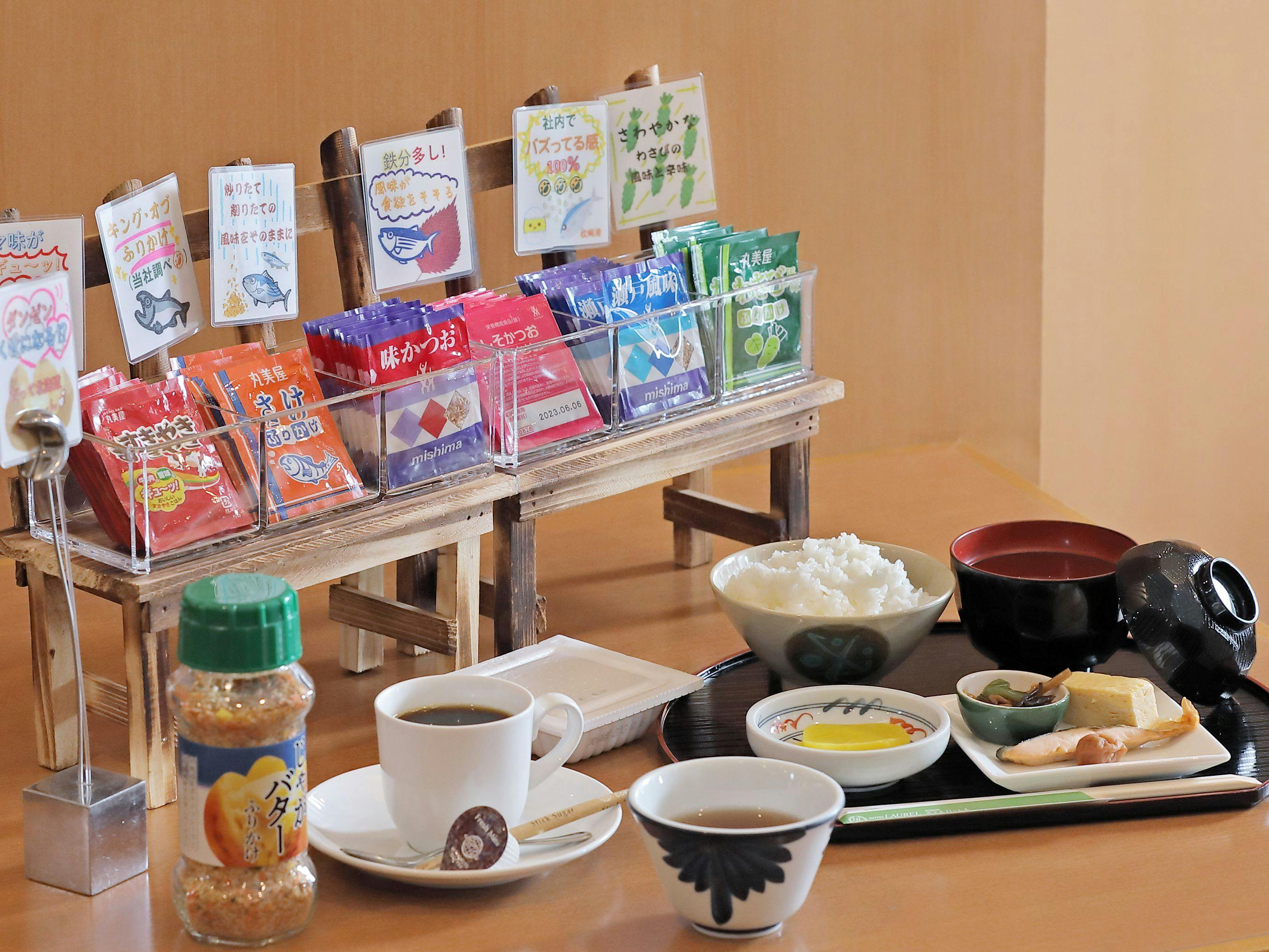 อาหารเช้า 100 เยน♪ เลือกฟุริคาเกะได้♪