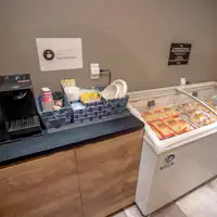 Snacks (refrigerator)