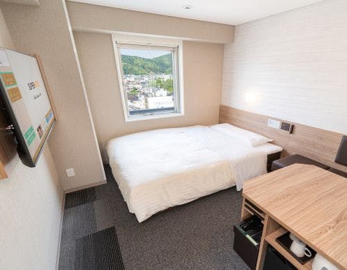 PC作業もメイクも広々デスクで使い勝手抜群