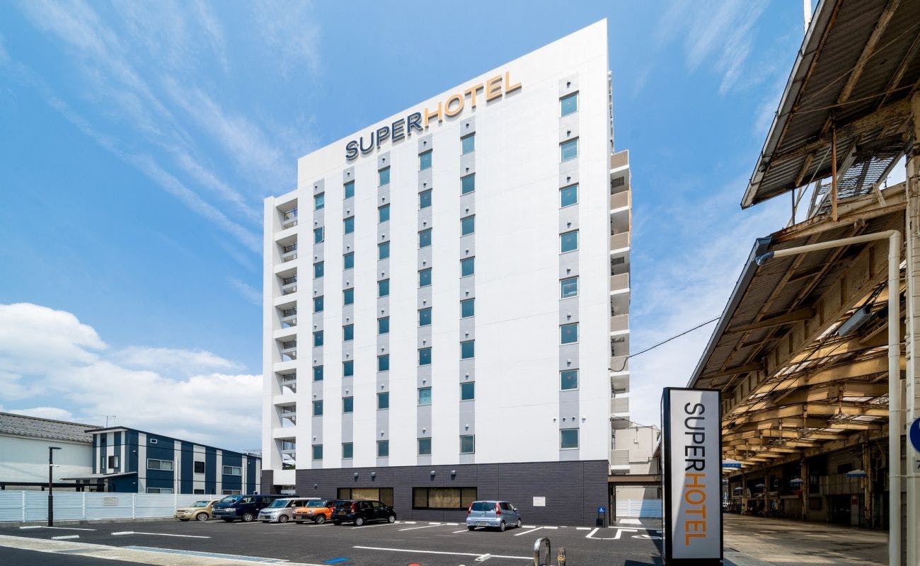 สวนอิฐแดงก็อยู่ใกล้มาก♪