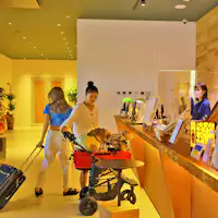 Gedung Hotel / Resepsionis