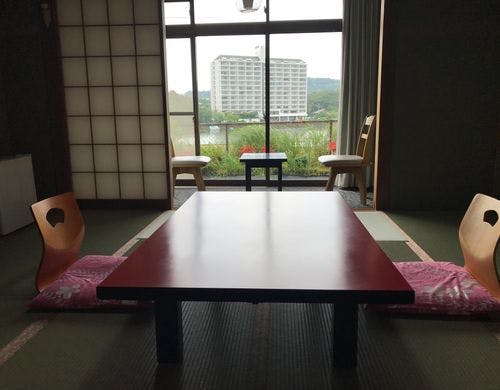 海を望む和室8畳