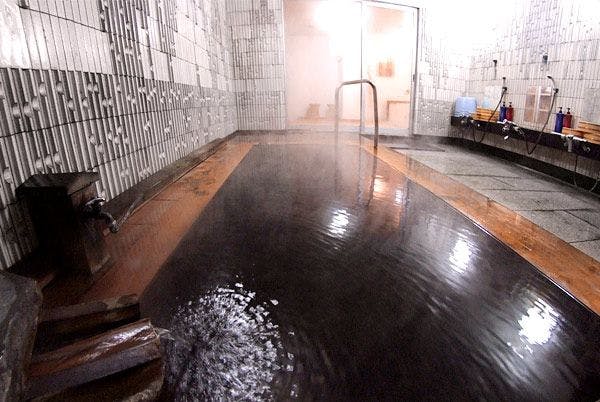 น้ำพุร้อนธรรมชาติ