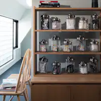 แต่ละชั้นมีบุฟเฟ่ต์สิ่งอำนวยความสะดวกฟรี