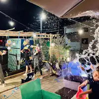 เทศกาลสาดน้ำกำลังจัดขึ้น