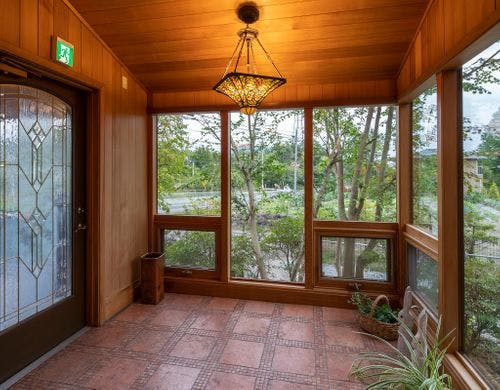 広々とした玄関