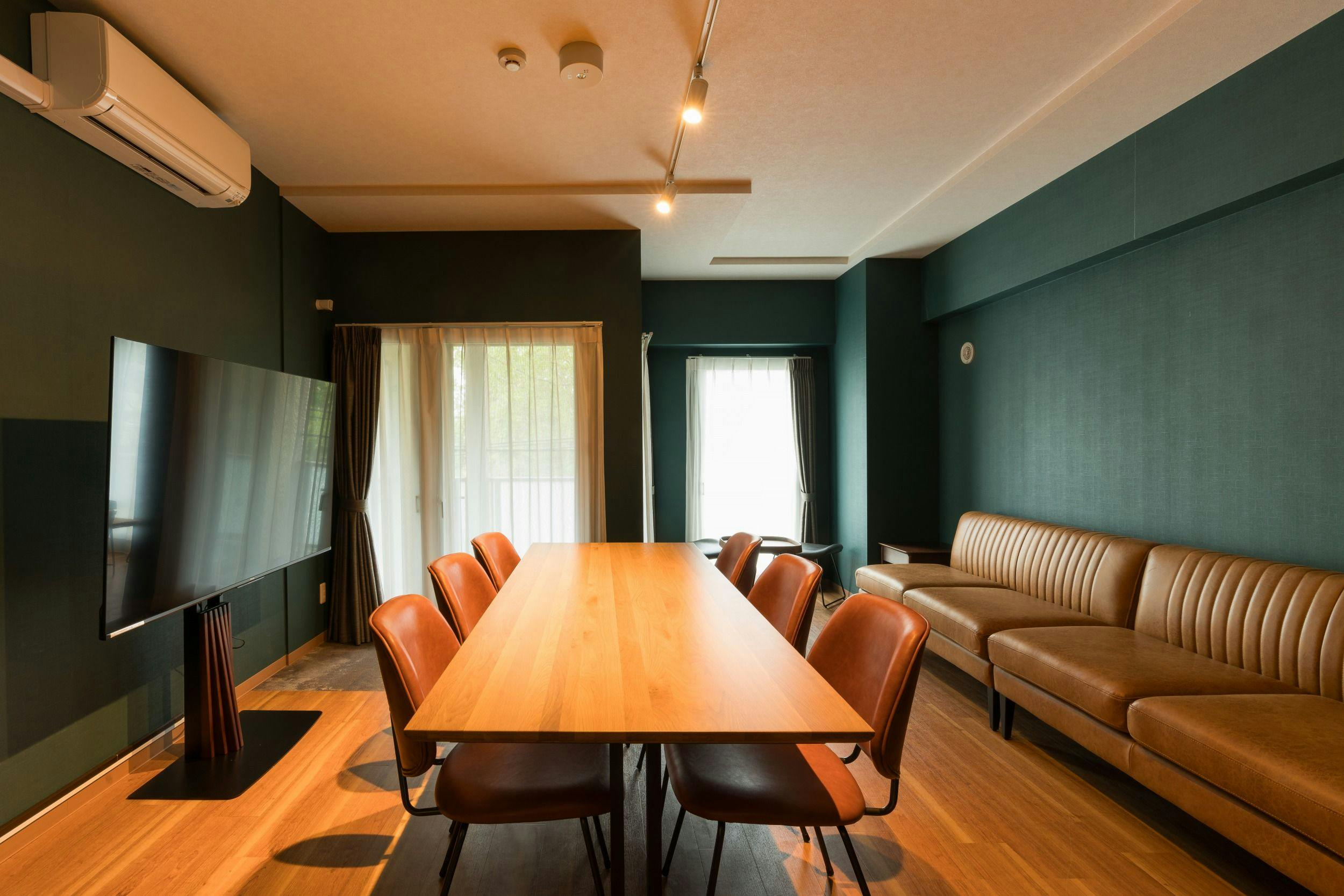 ห้อง 401: Copenhagen-Midcentury Modern-A