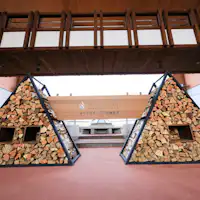 ภายนอกอาคาร