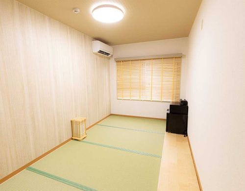 ・【和室一例】畳の個室でゆっくり寛げます