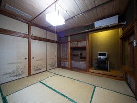 ＨＯＴＥＬ　鶴　川内