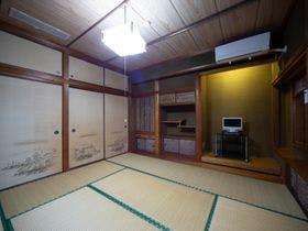 ＨＯＴＥＬ　鶴　川内