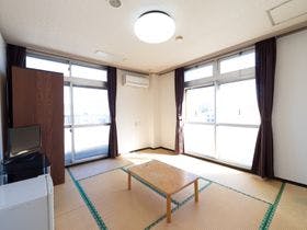 ＨＯＴＥＬ　鶴　川内