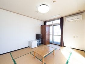 ＨＯＴＥＬ　鶴　川内