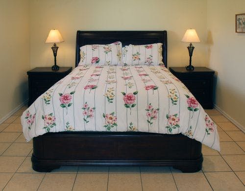 クイーンサイズのベッド