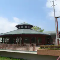 ร้านอาหารเซโดคังที่มีหลังคาทรงสามเหลี่ยมเป็นเอกลักษณ์