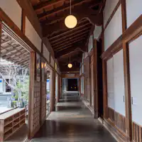 ทางเดินภายในอาคาร