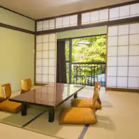 傳統日式8榻榻米房間