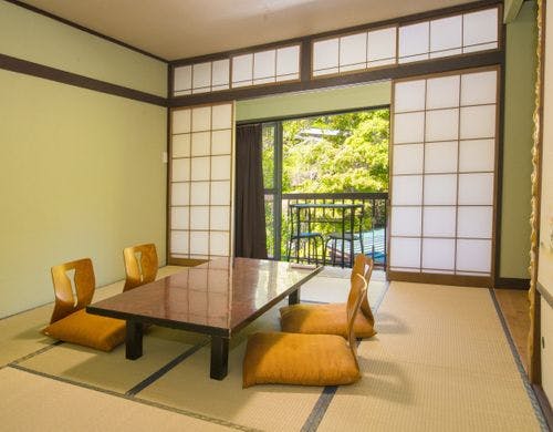 昔ながらの寛ぎ和室8畳