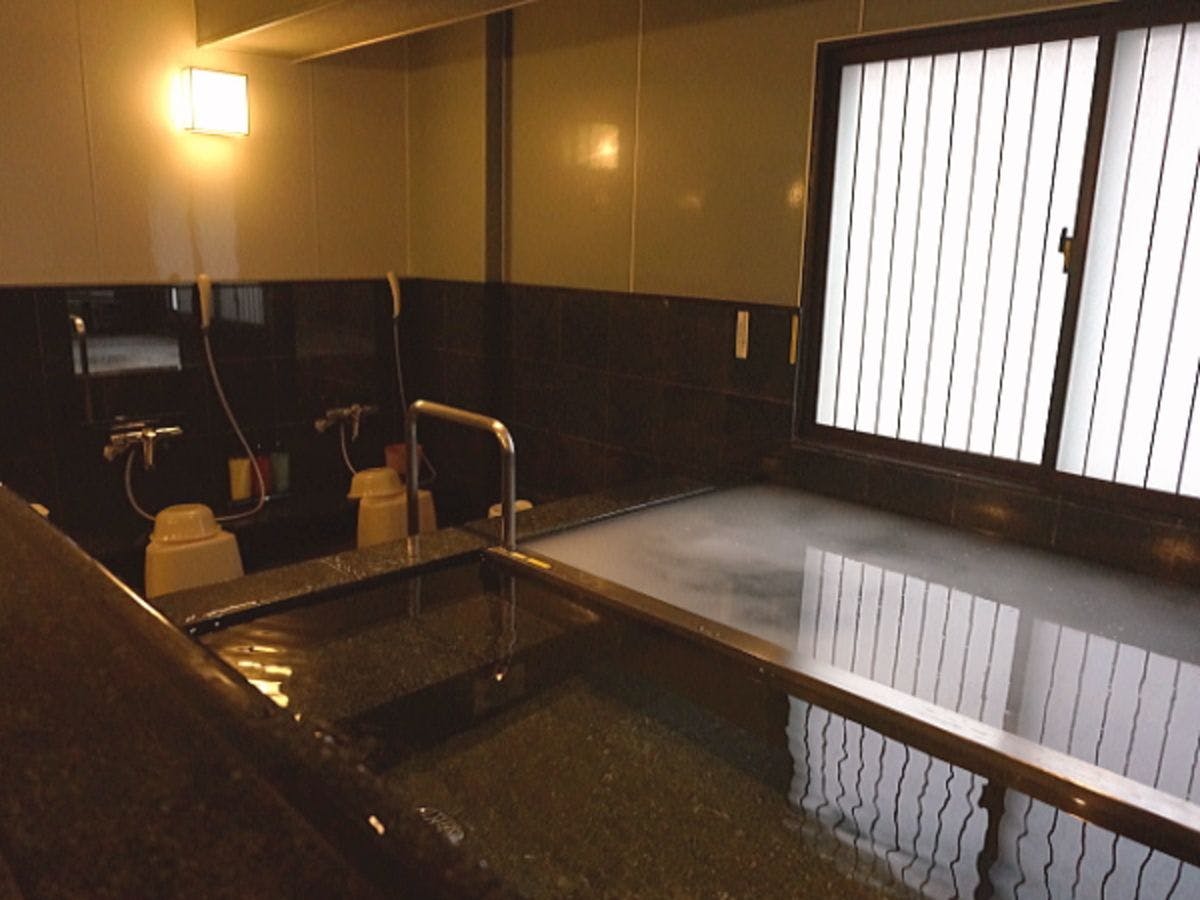 ห้องอาบน้ำสาธารณะ 'คินุโนะยุ'