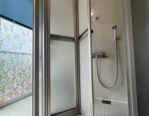 シングルシャワールーム