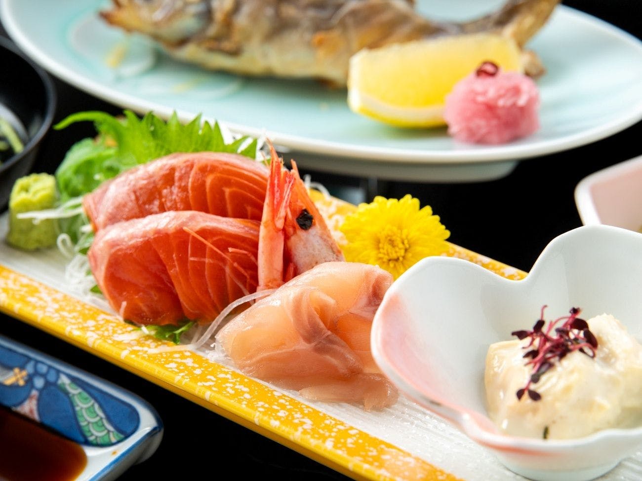 【Contoh Makan Malam】Nikmati sashimi segar