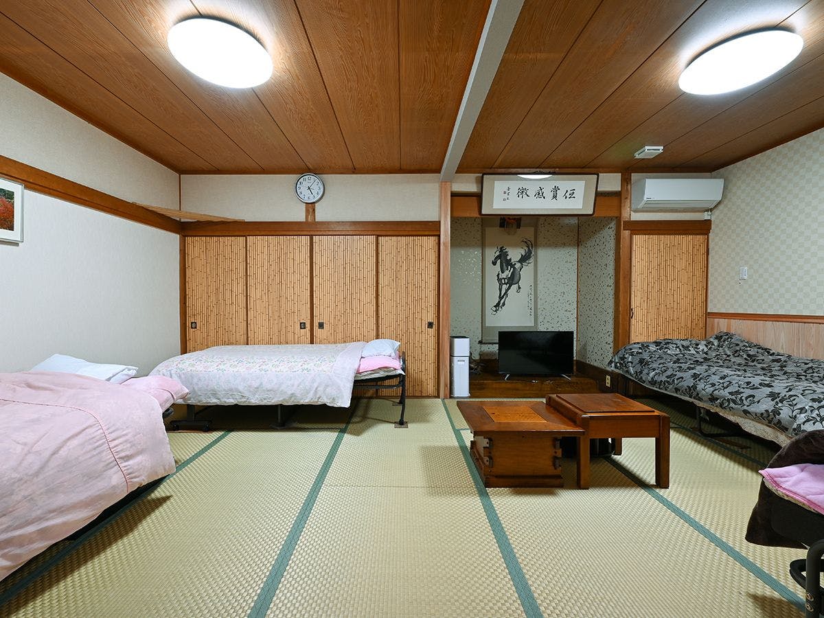 Sakura Inn: Mountain Village Cuisine