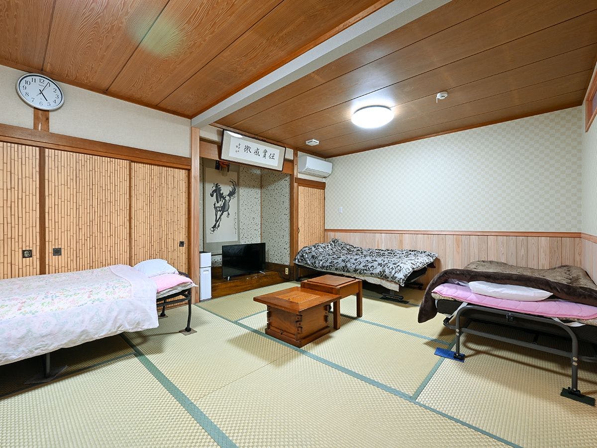 Sakura Inn: Mountain Village Cuisine