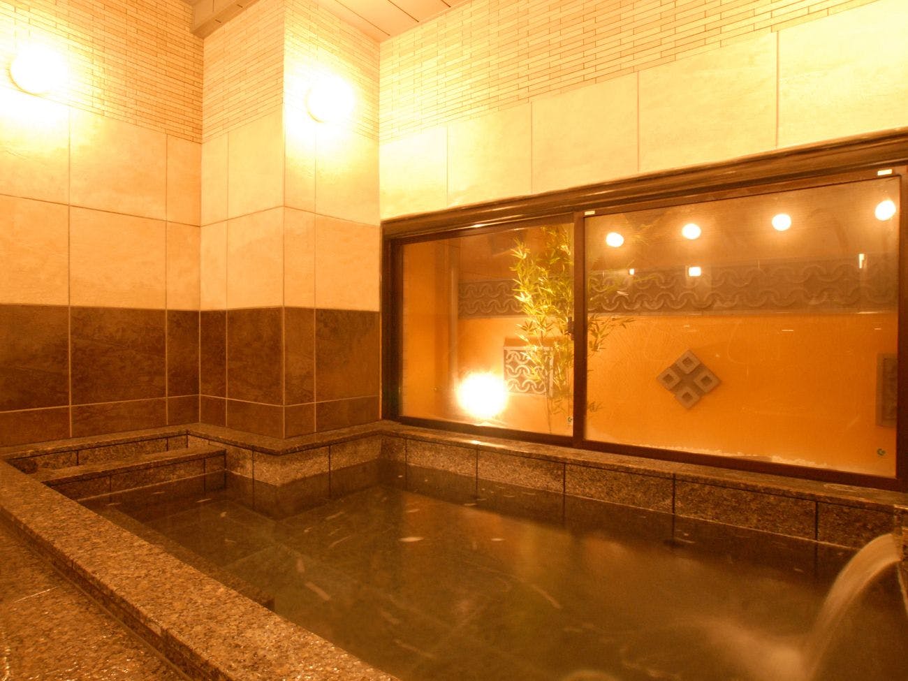 【ห้องอาบน้ำสาธารณะสำหรับผู้หญิง】