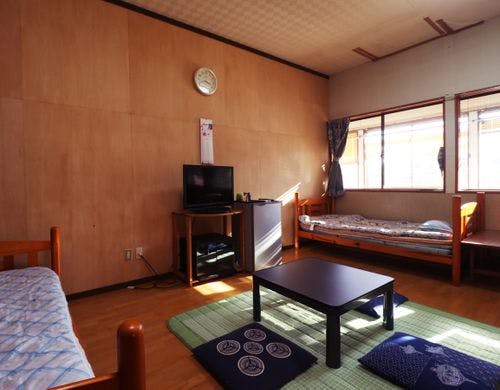 シングルベッドが2つある相部屋です。