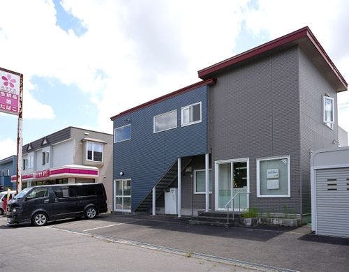 ・当施設の前に無料駐車場3台ございます