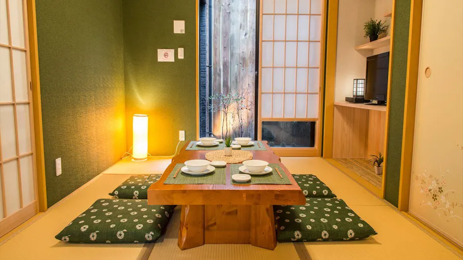 Yadoya Karasumain