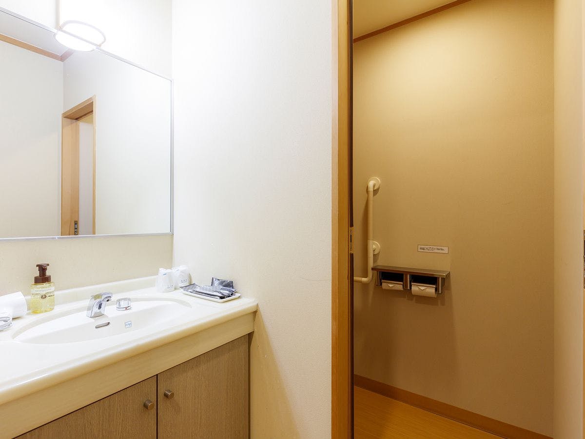 都忘れ七尾湾リゾート 能登小牧台 スタンダード ようこそオーシャンビューの宿 能登小牧台へ 網焼き 能登の幸コース 1泊2食付き 2fオーシャンビュー 和室10畳 トイレ Yahoo トラベル