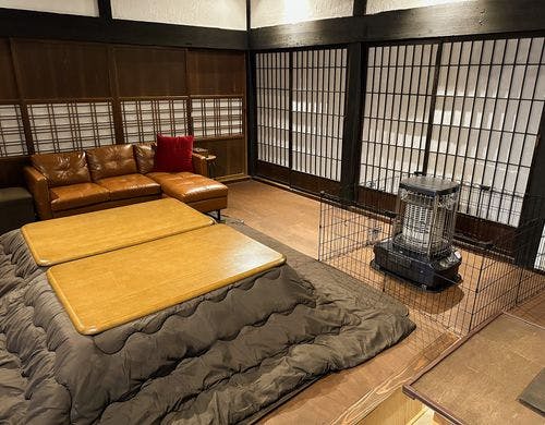 冬に登場！皆で入れる巨大コタツ！