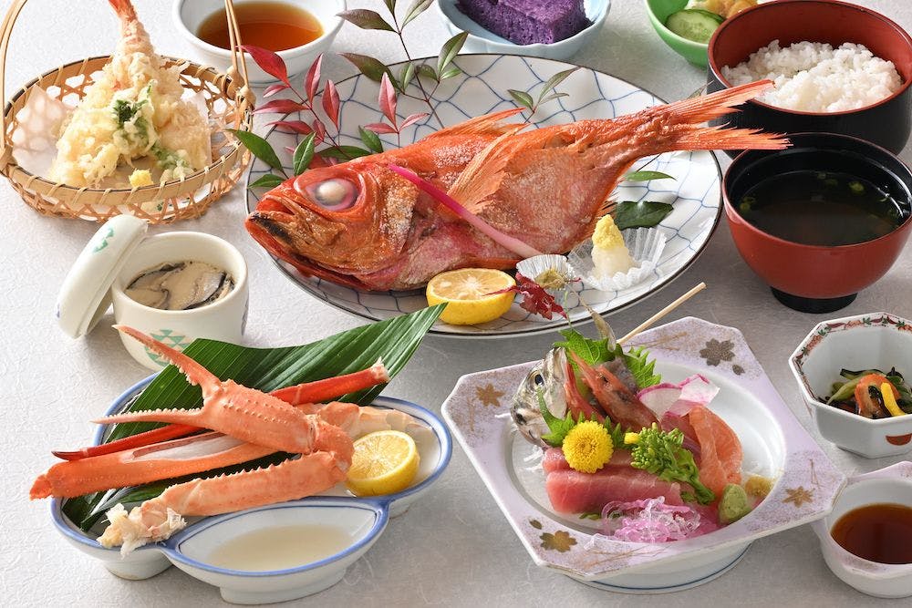 บริการจัดส่งอาหารท้องถิ่นสดใหม่ที่เปลี่ยนไปตามฤดูกาล